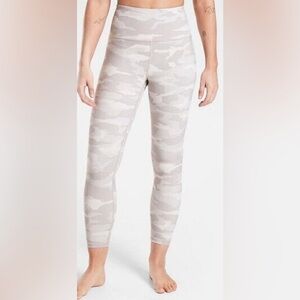 Athleta Elation 7/8 Camo Leggings Ivory Medium